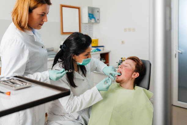 Best Emergency Gum Treatment in Hoffman Estates, IL